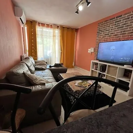 Entier Apartment